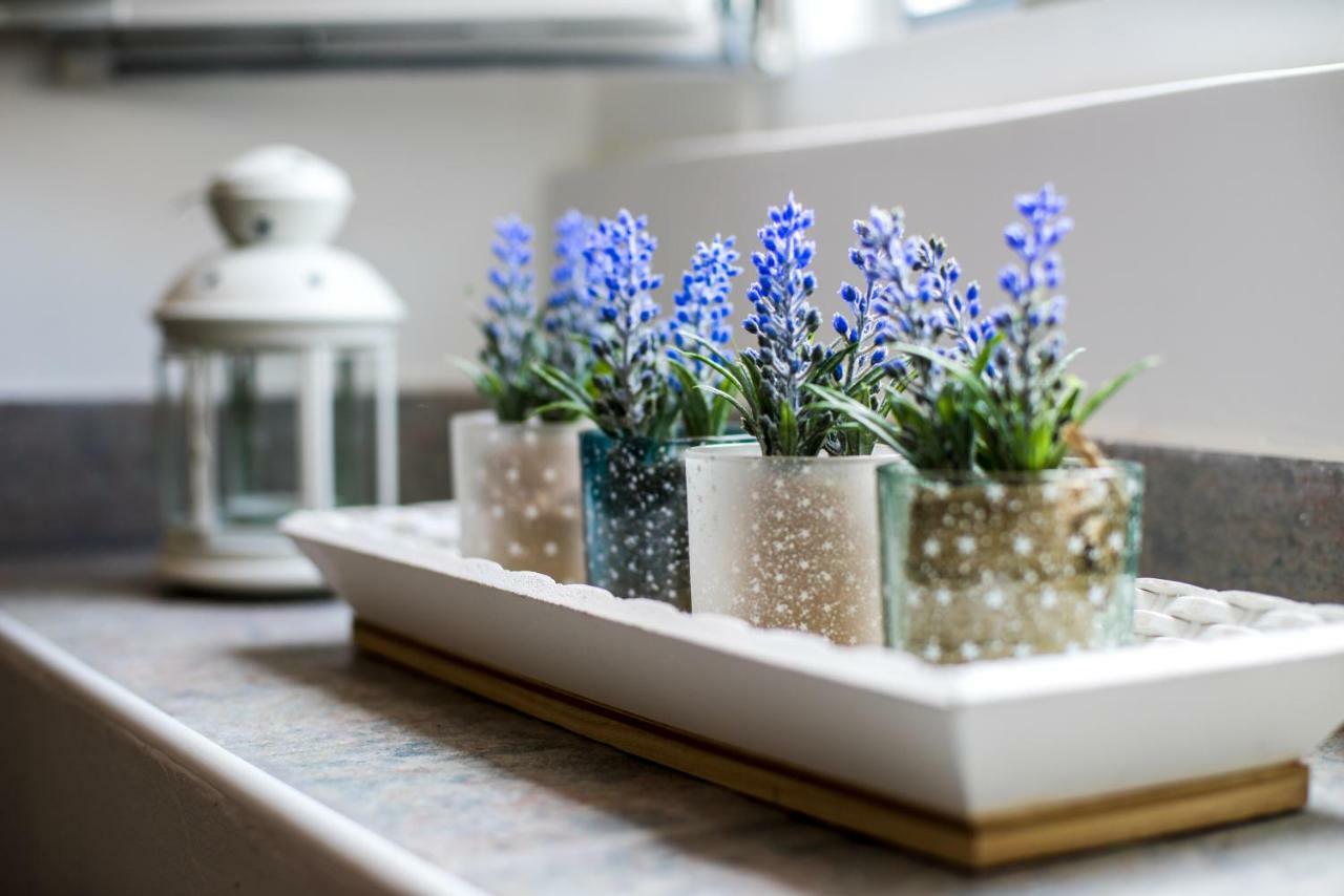 Nona Lena Studio Apartment สปลิท ภายนอก รูปภาพ