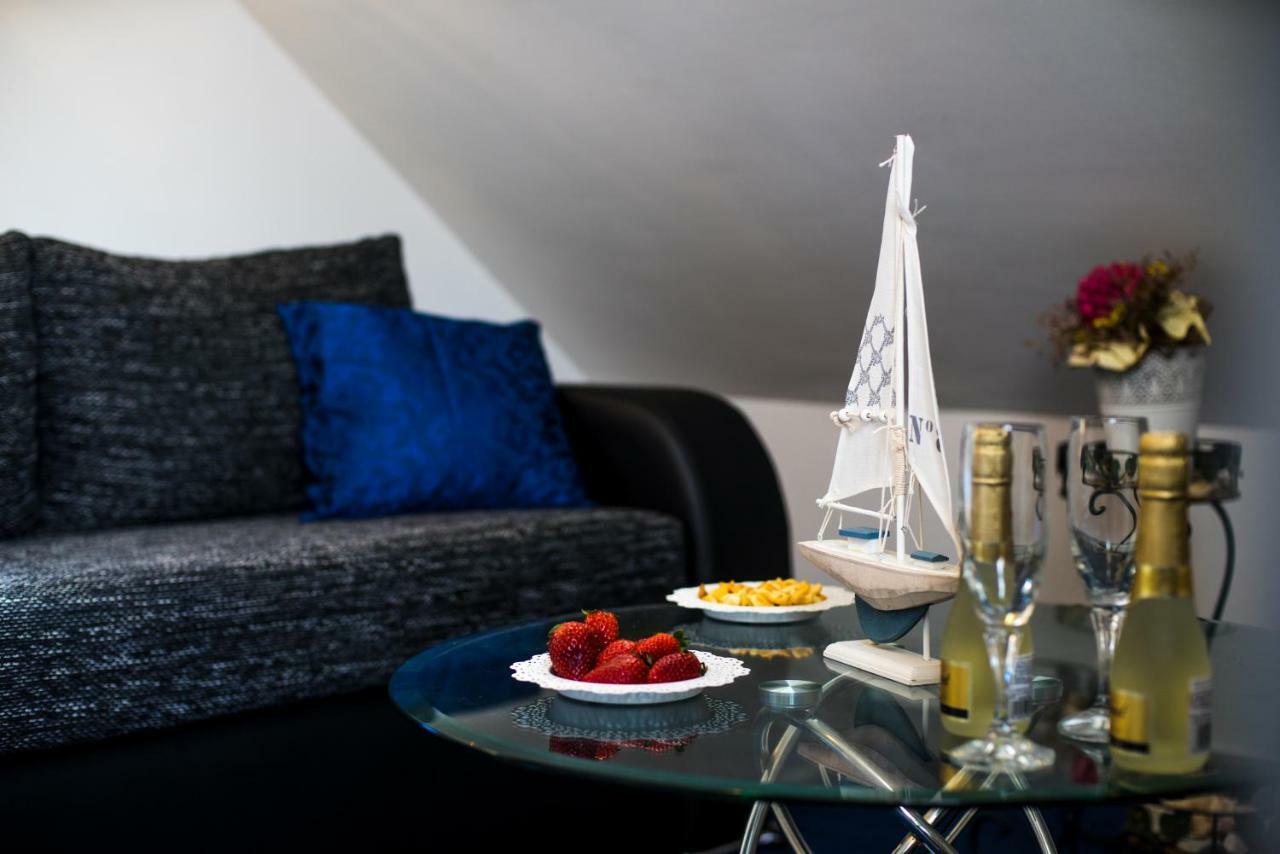 Nona Lena Studio Apartment สปลิท ภายนอก รูปภาพ