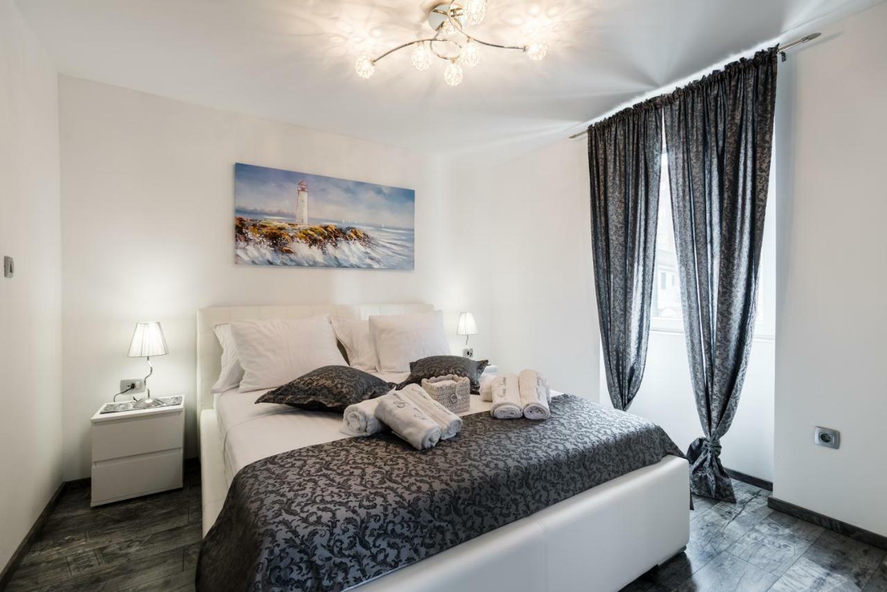 Nona Lena Studio Apartment สปลิท ภายนอก รูปภาพ