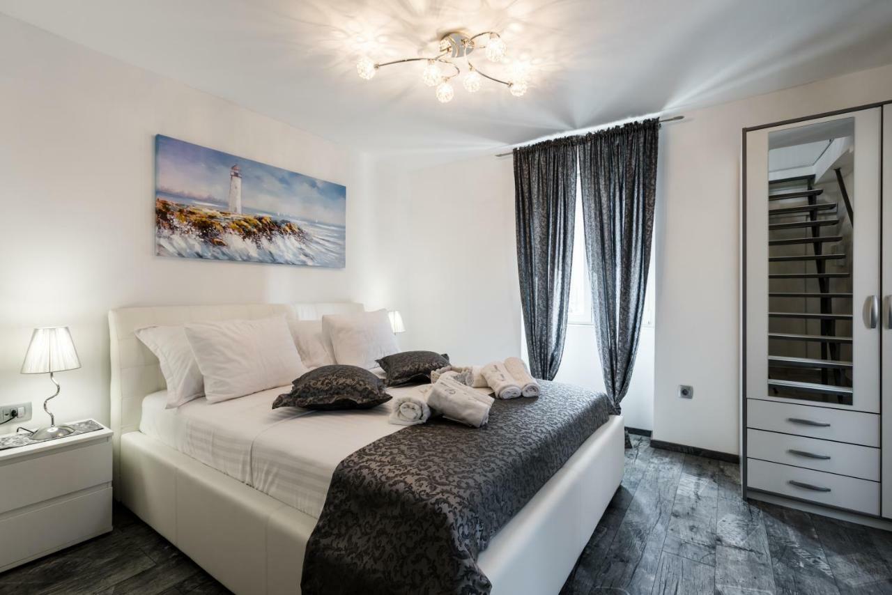 Nona Lena Studio Apartment สปลิท ภายนอก รูปภาพ